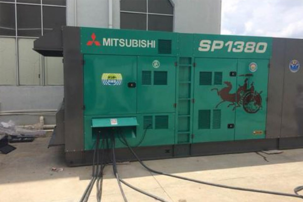 胶州为什么有些柴油发电机组的输出电压可以调节？