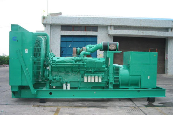 胶州工厂发电机应急发电时如何更准确地检查发电机状态？