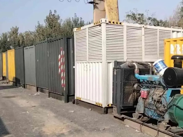 胶州200KW柴油发电机机组每小时油耗是多少？