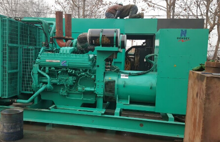 胶州发电机组如何判断水冷式机油散热器内部是否需要清洗？